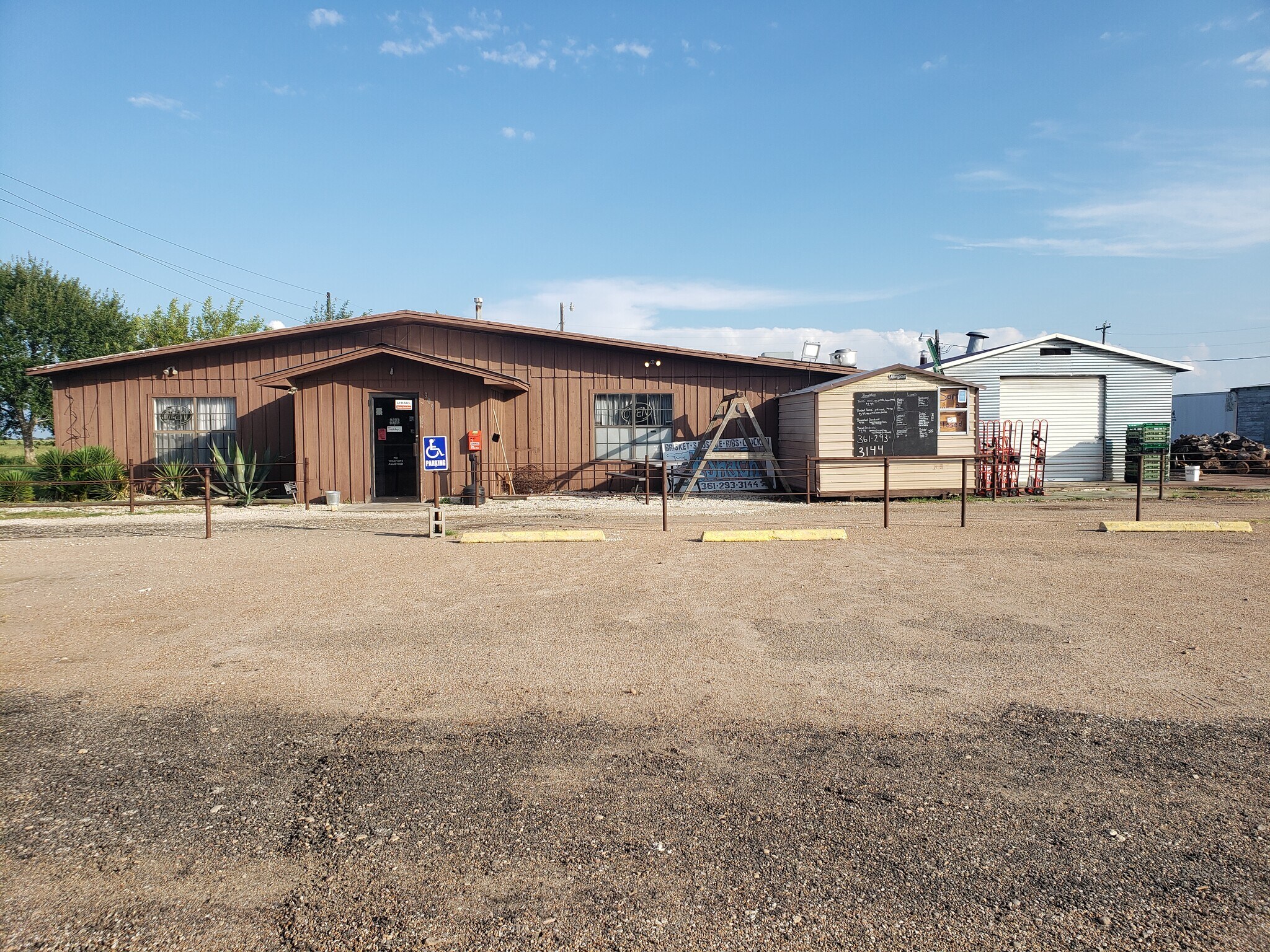 909 US Highway 77A N, Yoakum, TX for sale Primary Photo- Image 1 of 1