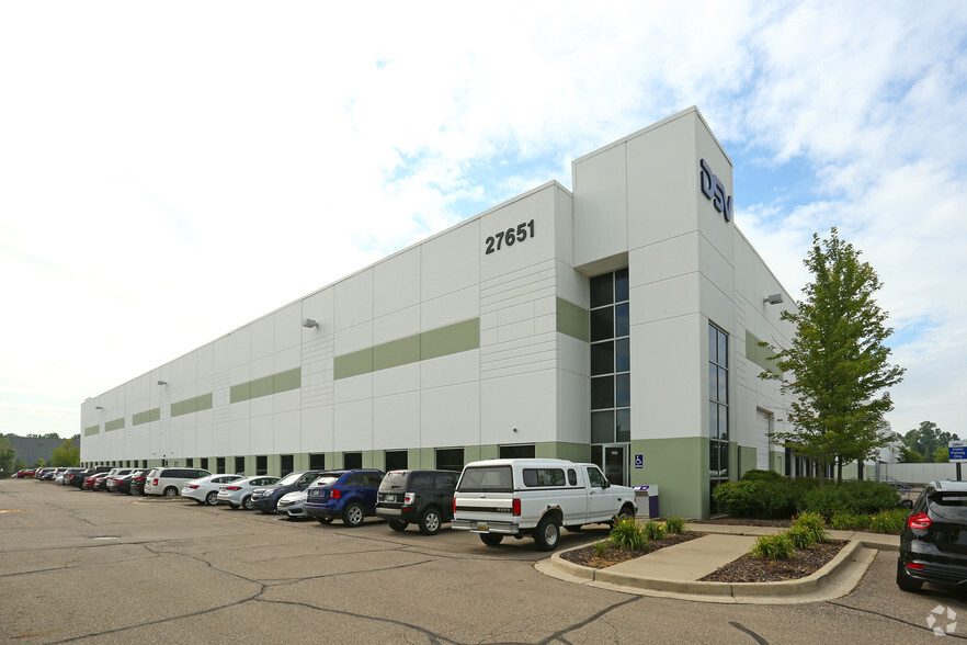 27651 Hildebrandt Rd, Romulus, MI for lease - Primary Photo - Image 1 of 4