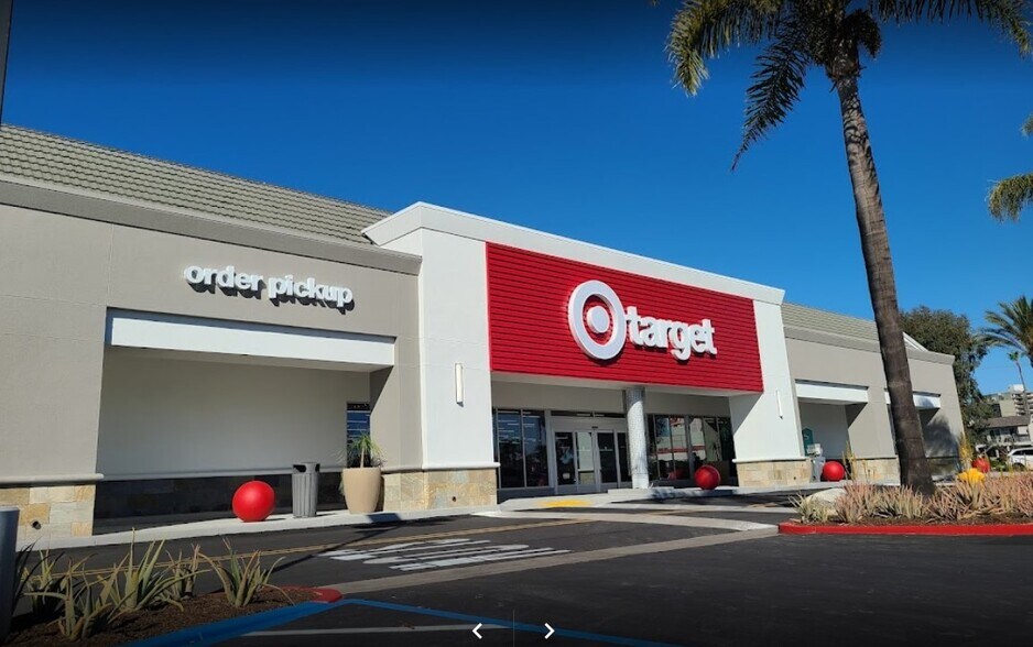 1902119121 Beach Blvd, Huntington Beach, CA 92648 Beach Garfield