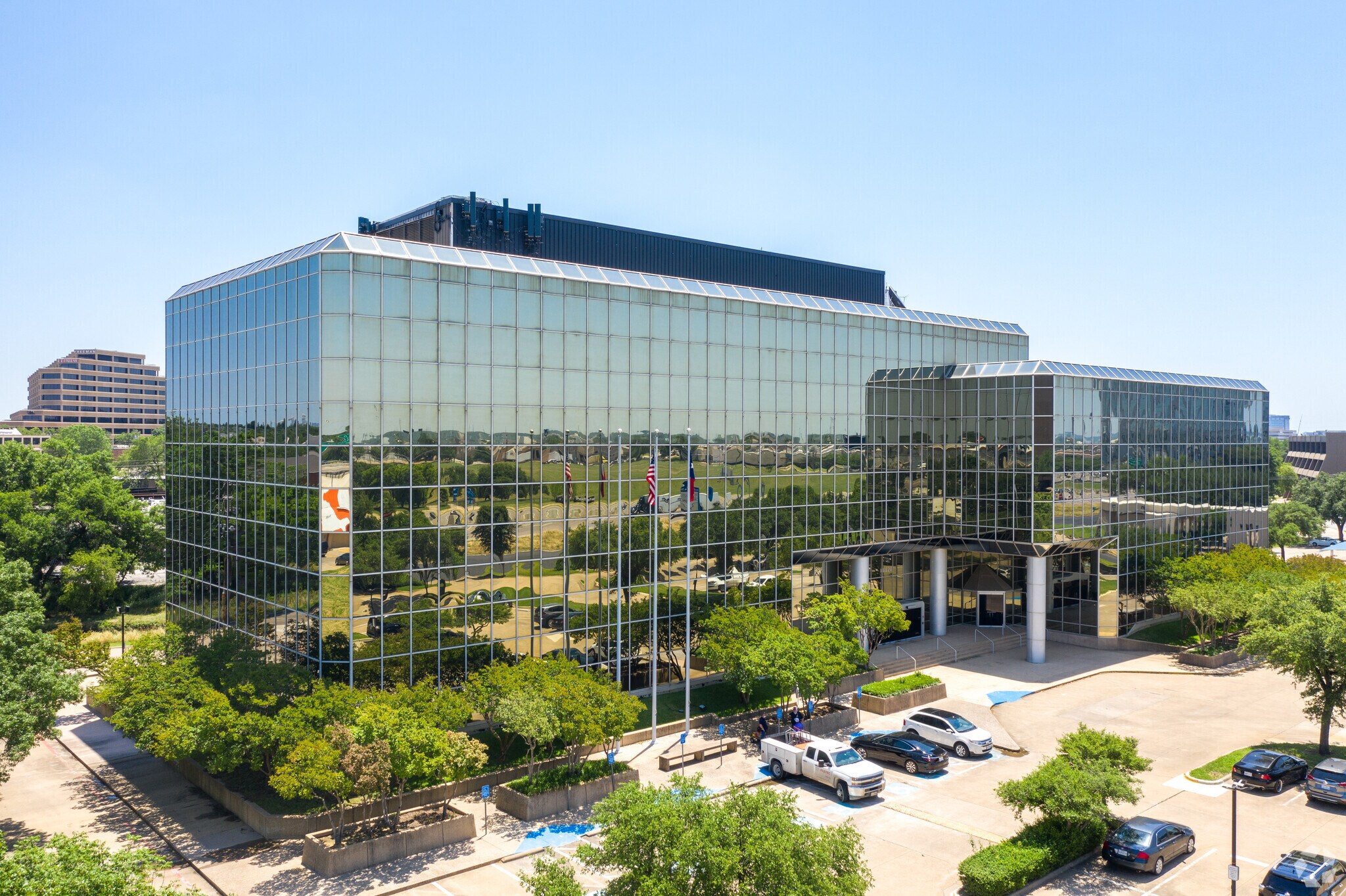 2200 Stemmons Fwy Dallas Tx 75207 8828 N Stemmons Fwy, Dallas, TX 75247 | LoopNet