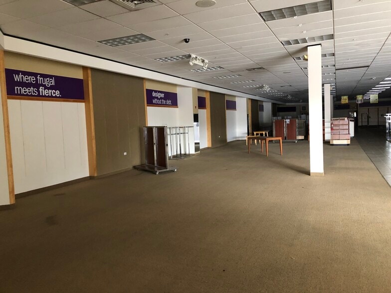 1101 Yadkinville Rd, Mocksville, NC for lease - Interior Photo - Image 2 of 2