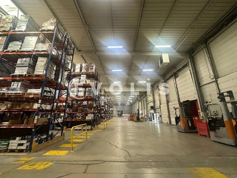 119 Route D'Heyrieux, Saint-Priest for lease - Building Photo - Image 2 of 13