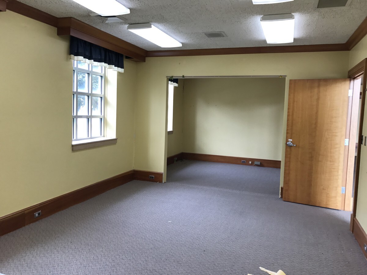 1995 Shiloh Springs Rd, Dayton, OH 45426