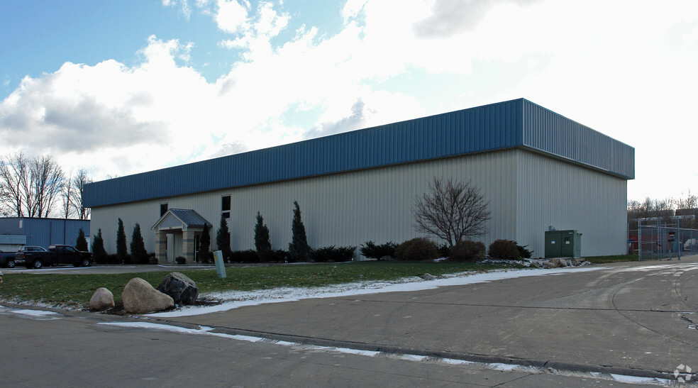 7405 Industrial Parkway Dr, Lorain, OH for sale - Primary Photo - Image 1 of 4