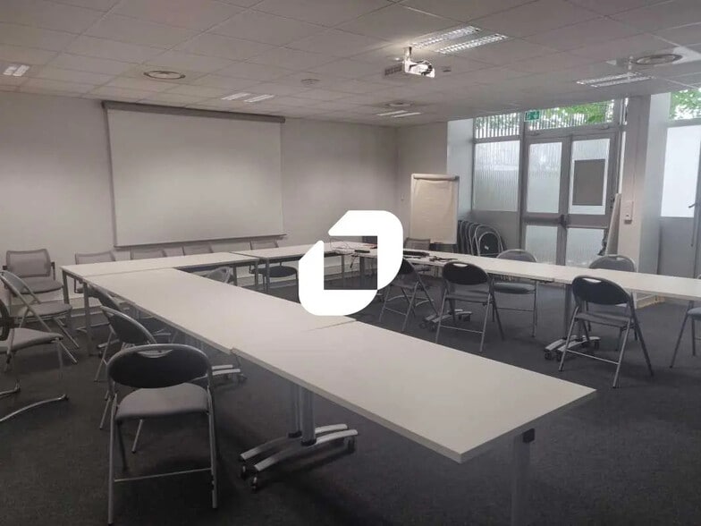 Office in Paris for lease - Interior Photo - Image 3 of 8