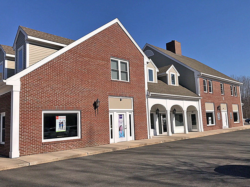 67 Federal Rd, Brookfield, CT for lease Building Photo- Image 1 of 3