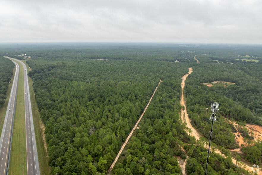 123 Wildwood Lakes Dr, DeFuniak Springs, FL for sale - Aerial - Image 3 of 13