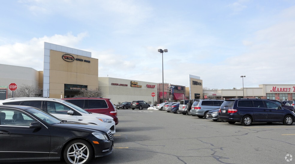 300 Mishawum Rd, Woburn, MA for sale - Primary Photo - Image 1 of 1