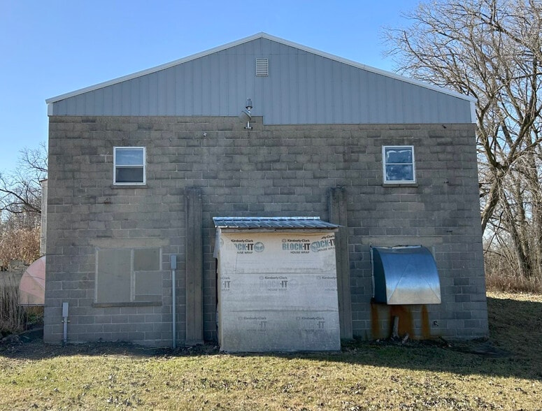 N2119 Bay de Noc Dr, Menominee, MI for sale - Primary Photo - Image 1 of 14