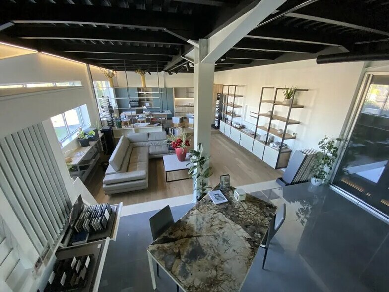 Flex in Viarmes for lease - Interior Photo - Image 3 of 27