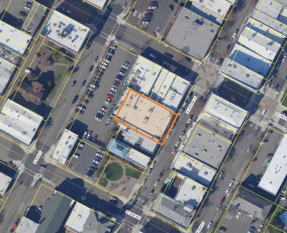 722 SE Jackson St, Roseburg, OR for sale Building Photo- Image 1 of 1