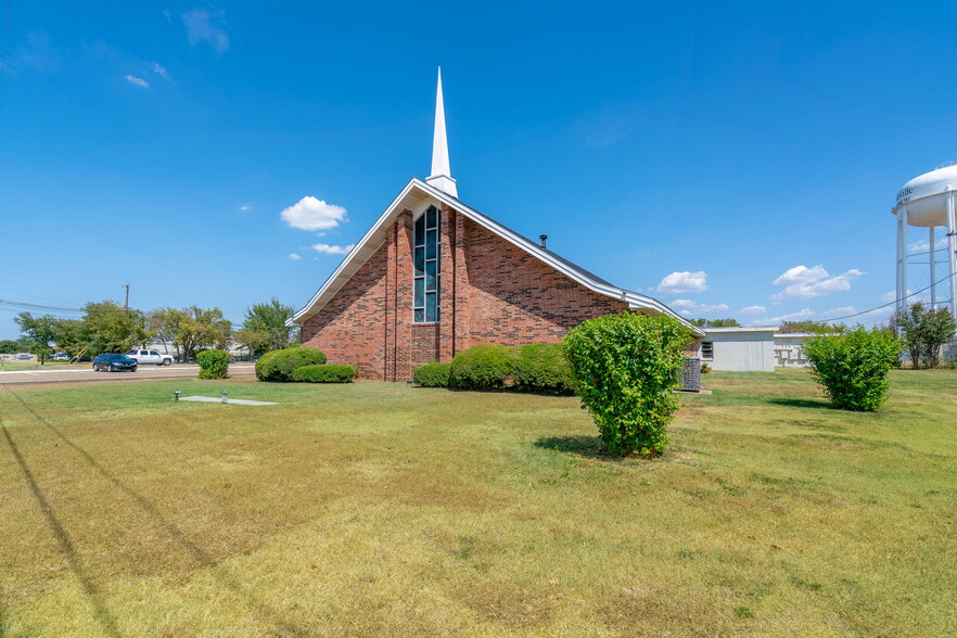 200 Carr Ln, Duncanville, TX for sale - Building Photo - Image 3 of 11