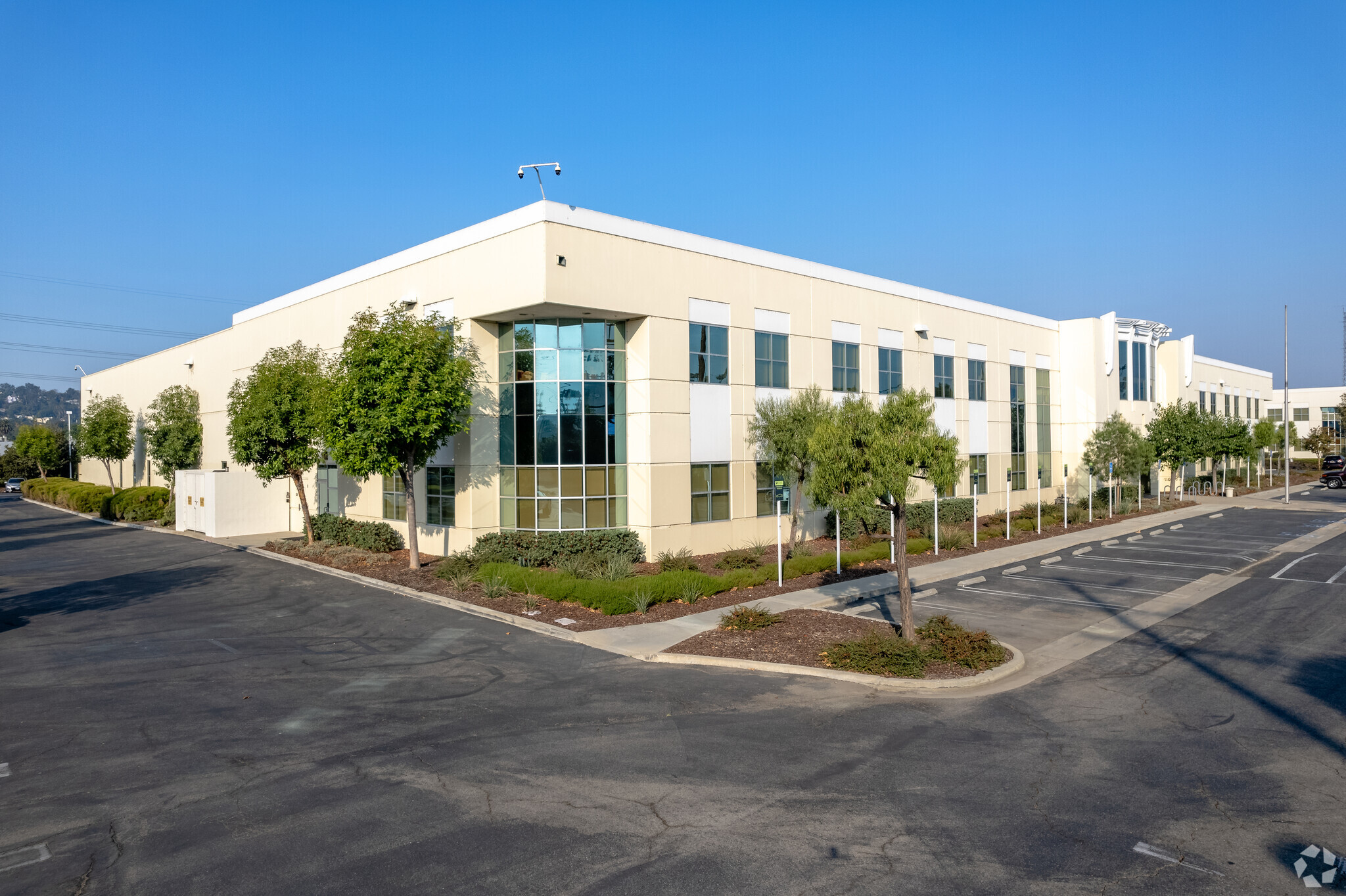 2710 Media Center Dr, Los Angeles, CA for lease Primary Photo- Image 1 of 25