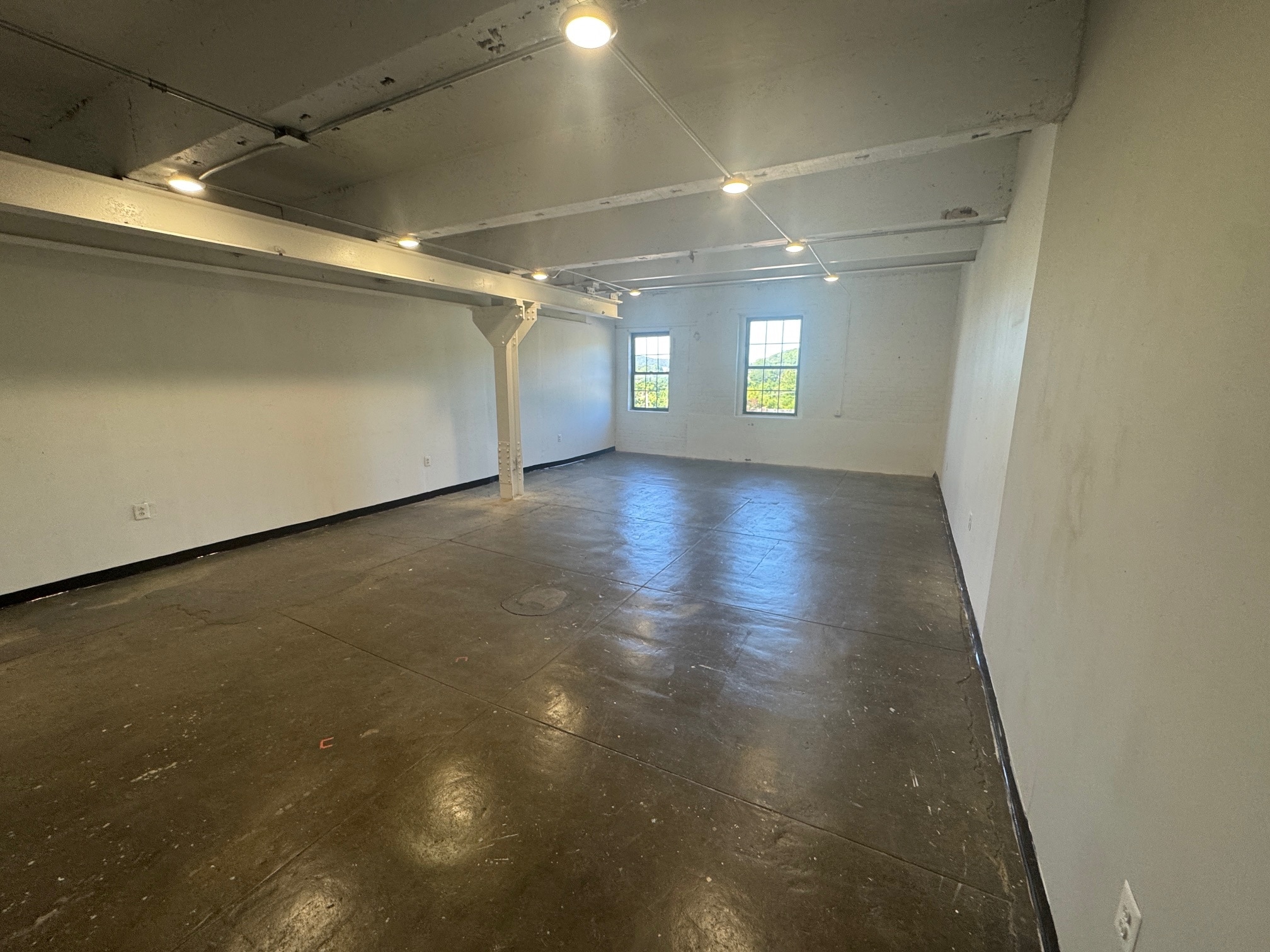 117 E Chestnut St, Coatesville, PA for lease Interior Photo- Image 1 of 2