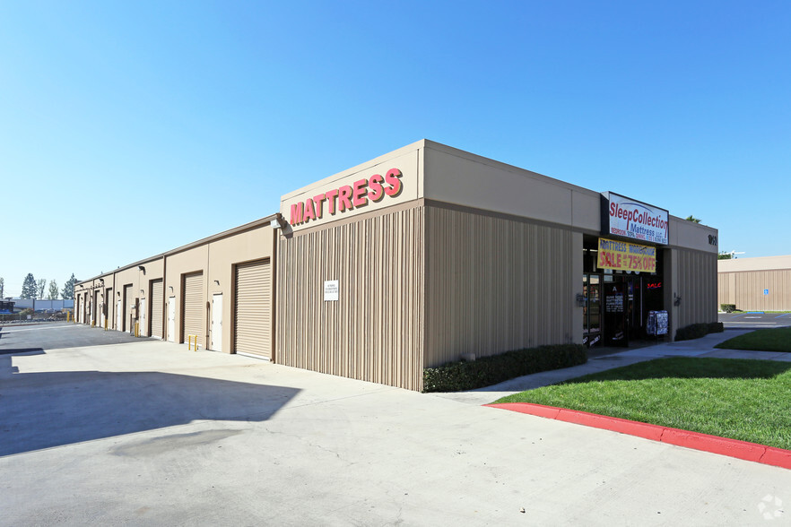 1050 W Katella Ave, Orange, CA for lease - Building Photo - Image 3 of 6