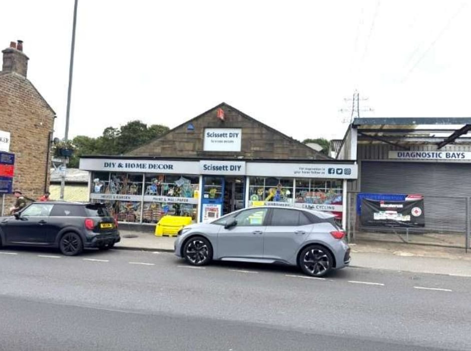 141 Wakefield Rd, Scissett for sale Primary Photo- Image 1 of 2