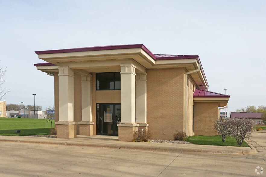 900 18th Ave NW, Austin, MN for sale - Primary Photo - Image 1 of 1