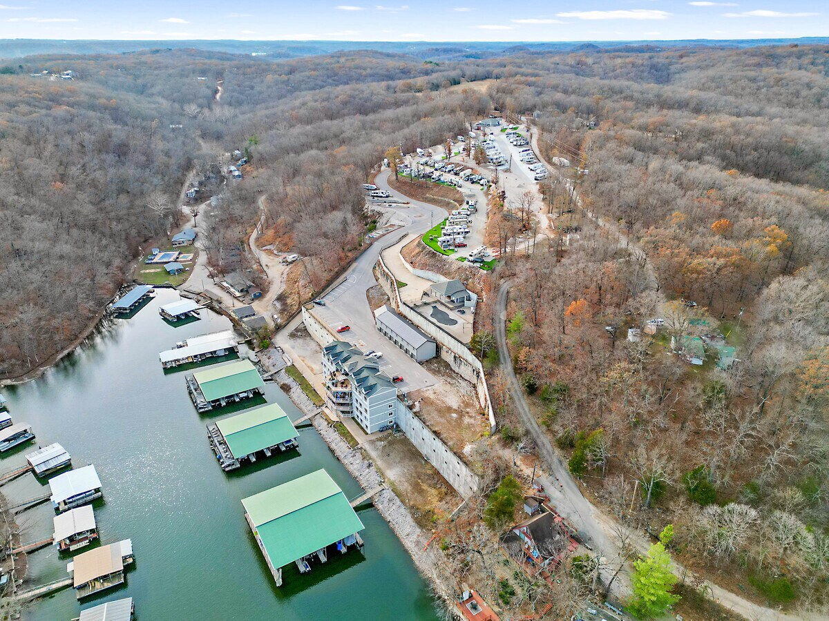 20 Riviera Ln, Sunrise Beach, MO 65079