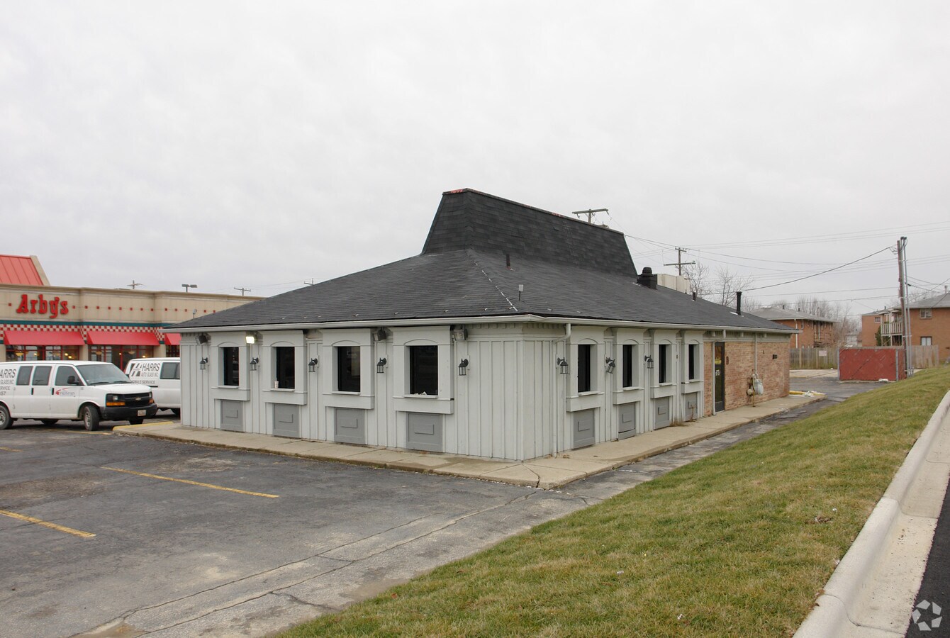 4757 W Broad St, Columbus, OH 43228