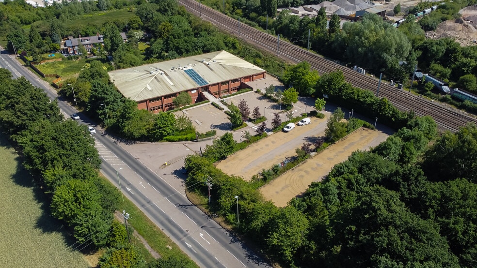 Watling St, Radlett for sale - Building Photo - Image 2 of 9