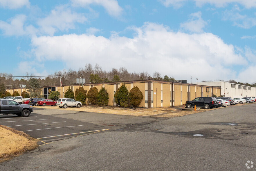 1 Jake Brown Rd, Old Bridge, NJ for lease - Building Photo - Image 2 of 6