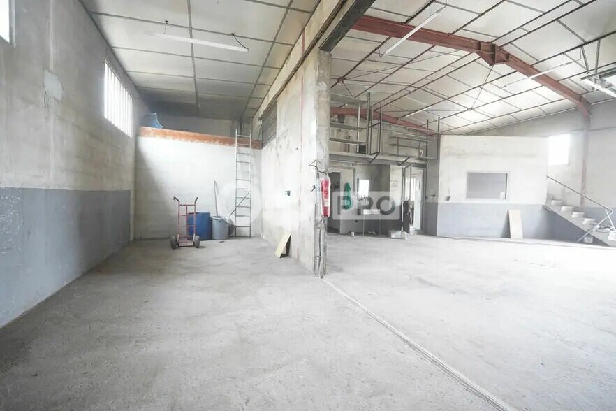 Flex in Charvieu-Chavagneux for lease - Interior Photo - Image 2 of 7