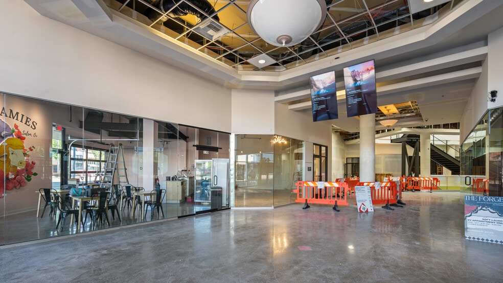 285 Liberty St, Salem, OR for lease - Building Photo - Image 3 of 21