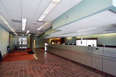 8389 Mayfield Rd, Chesterland, OH for lease - Interior Photo - Image 3 of 6