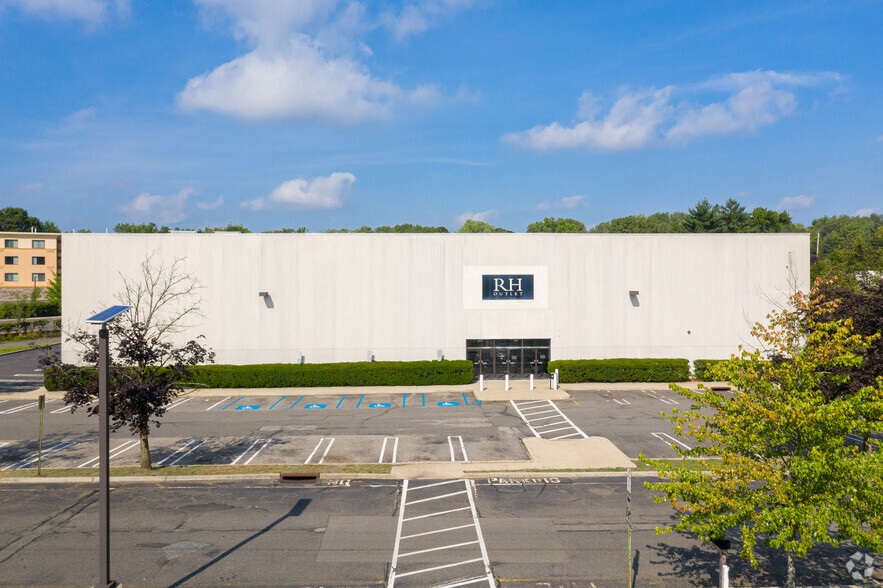 330 N State Rt 17, Paramus, NJ for sale - Building Photo - Image 3 of 11