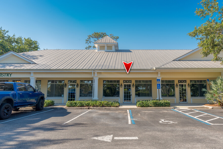 674-710 NE Jensen Beach Blvd, Jensen Beach, FL for lease - Building Photo - Image 2 of 8