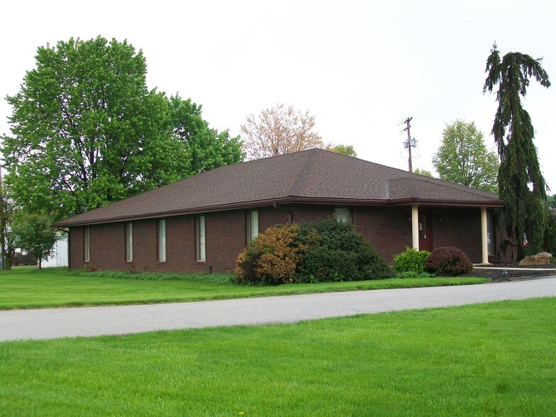 22-26 Roth's Church Rd, Spring Grove, PA for sale - Primary Photo - Image 1 of 1