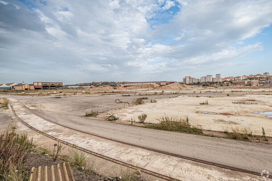 Enparantza Urbinaga, 3025, Sestao, Vizcaya for lease - Primary Photo - Image 2 of 3