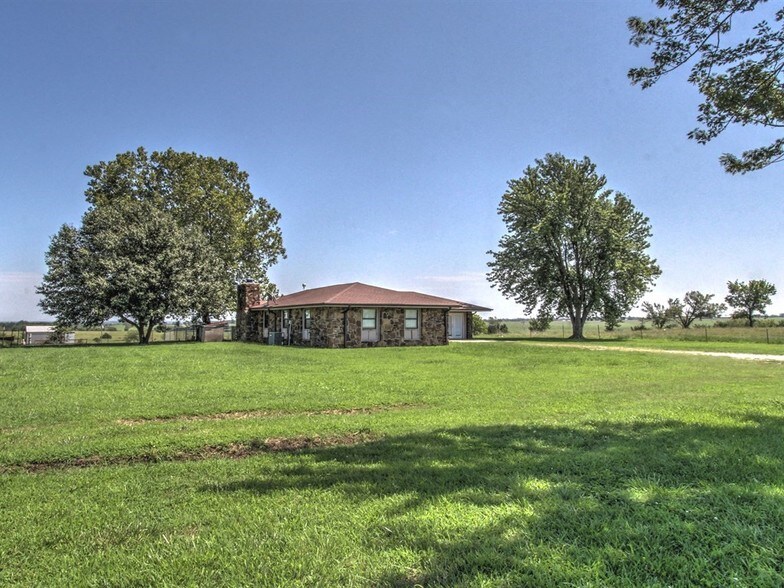 Highway 60, Nowata, OK 74048