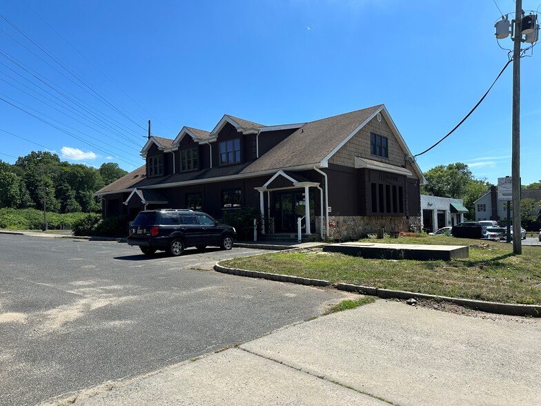 47 Tennent Rd, Morganville, NJ for sale - Building Photo - Image 3 of 8