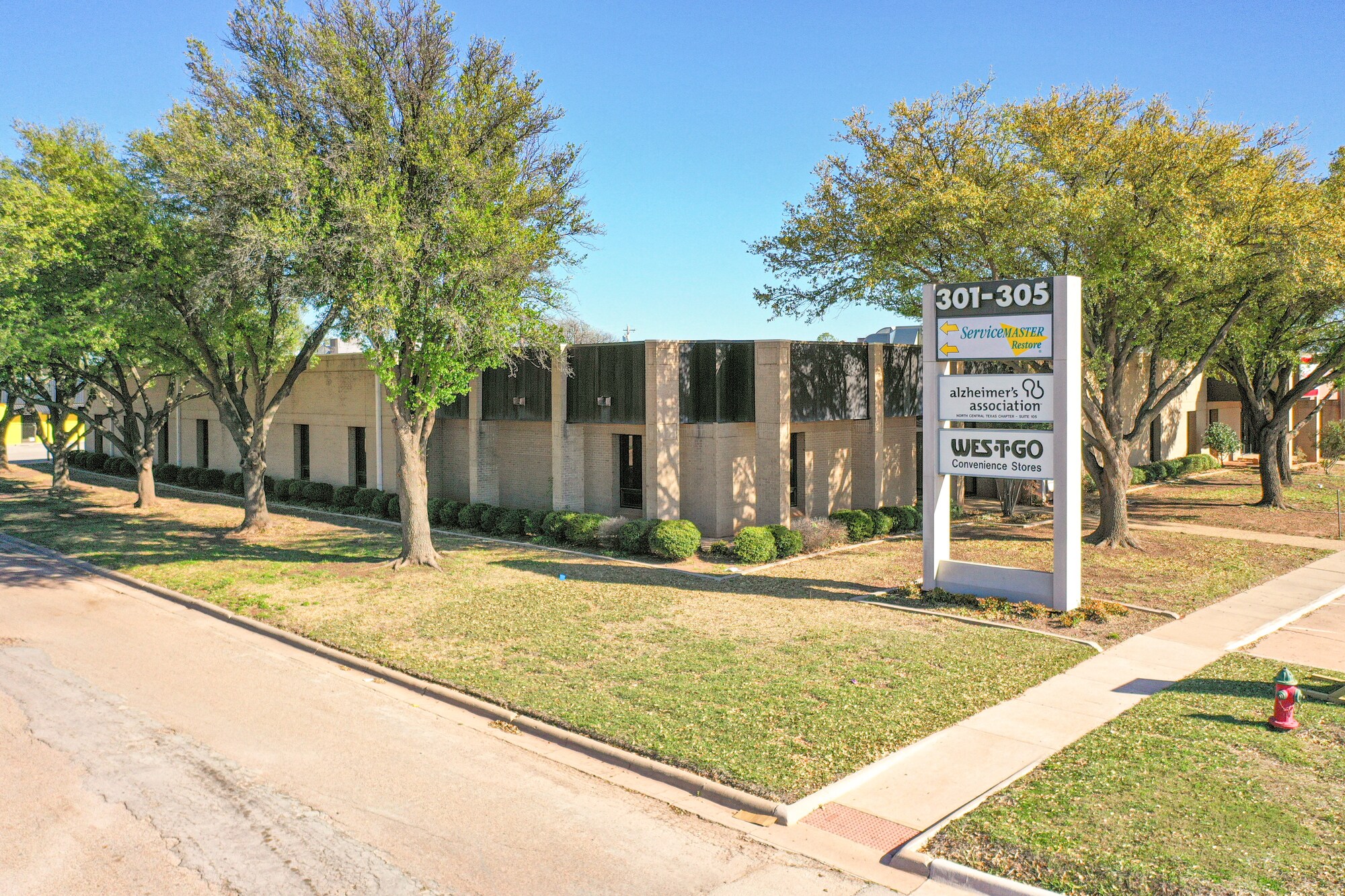 301-305 S Pioneer Dr, Abilene, TX for lease Building Photo- Image 1 of 28