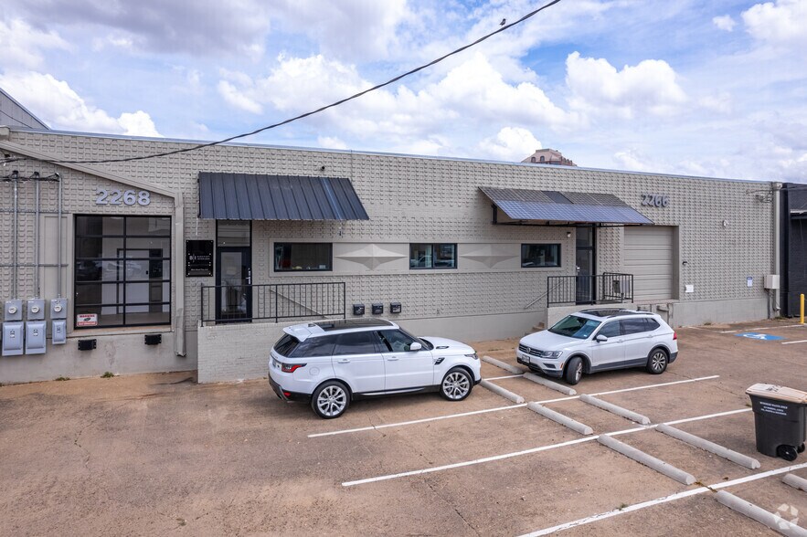 2266-2268 Monitor St, Dallas, TX for lease - Primary Photo - Image 2 of 8