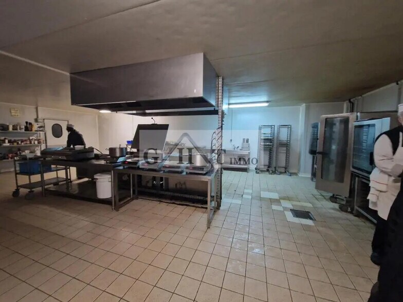 Office in Garges-lès-Gonesse for lease - Interior Photo - Image 2 of 7