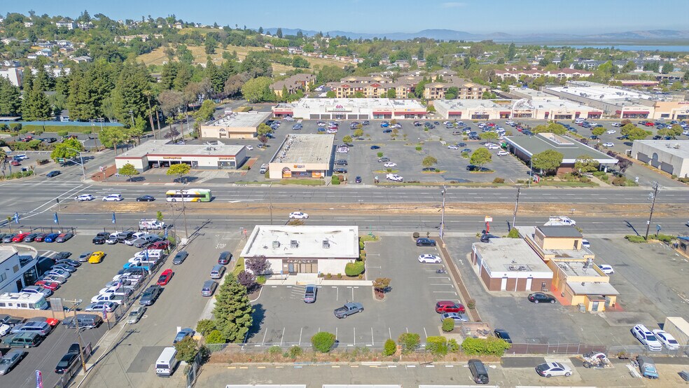 3400 Sonoma Blvd, Vallejo, CA for lease - Building Photo - Image 3 of 19