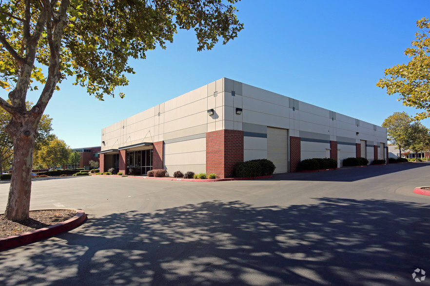 1009 Enterprise Way, Roseville, CA for lease - Building Photo - Image 1 of 1