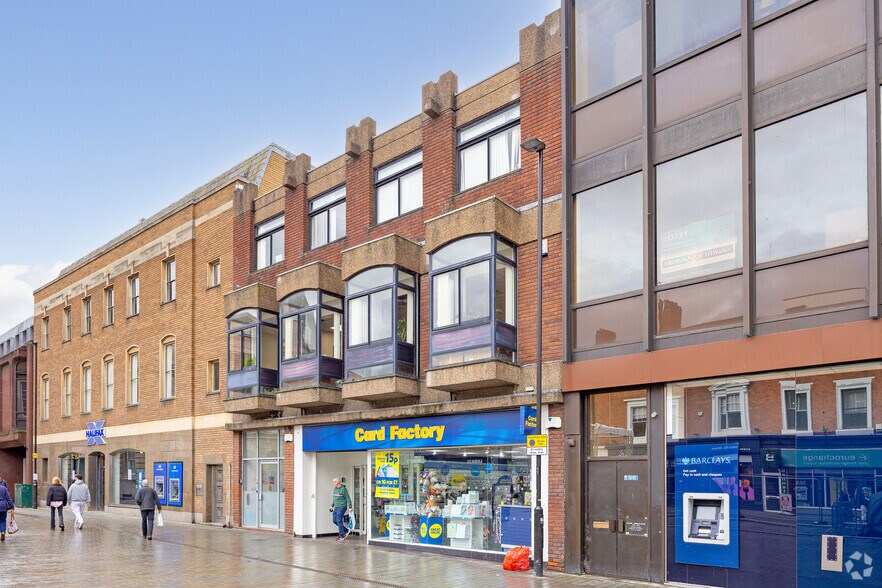 19-20 Cornhill, Lincoln for sale - Building Photo - Image 1 of 1