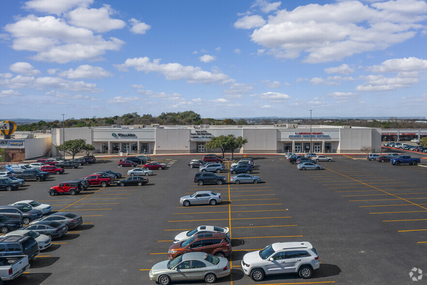 6157 NW Loop 410, San Antonio, TX for lease - Primary Photo - Image 1 of 6