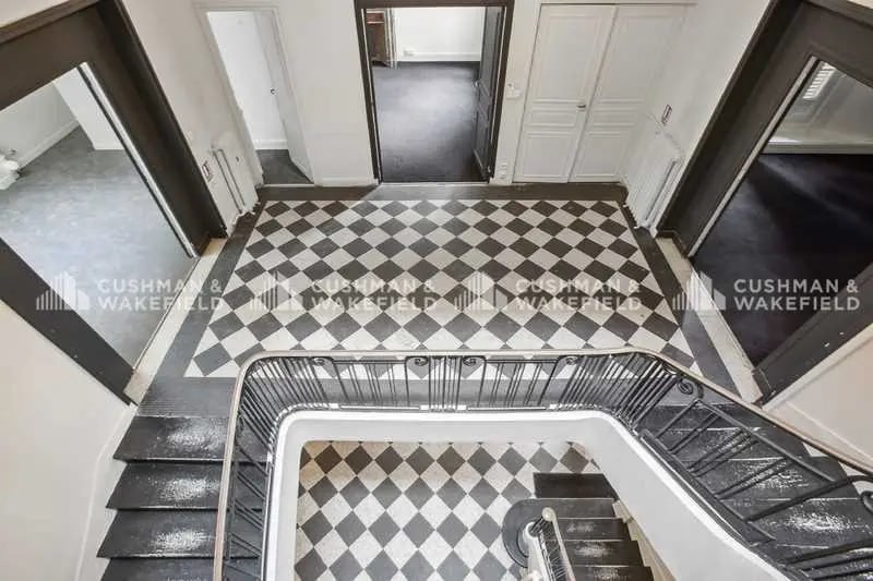 12 Square Pétrarque, Paris for lease Interior Photo- Image 1 of 16