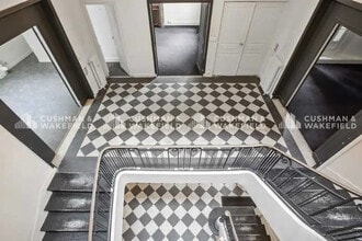 12 Square Pétrarque, Paris for lease Interior Photo- Image 2 of 16