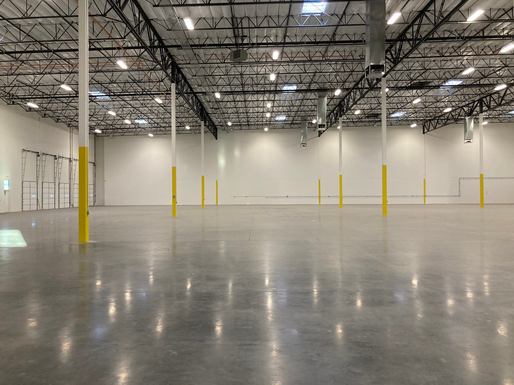 6335 N Hollywood Blvd, Las Vegas, NV for sale Interior Photo- Image 1 of 1