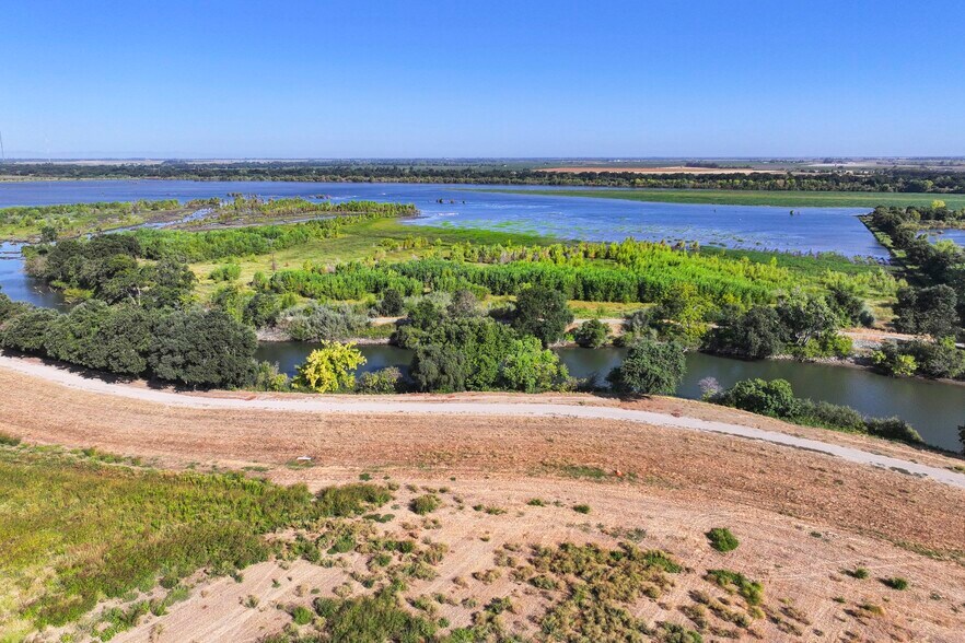 29021 Vail rd, Thornton, CA for sale - Primary Photo - Image 1 of 1