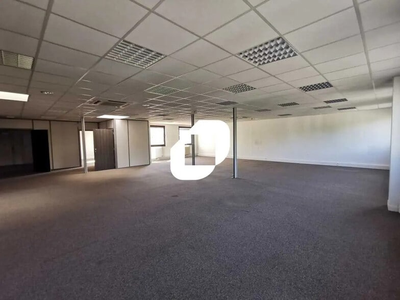 3 Rue Georges Besse, Antony for lease - Building Photo - Image 3 of 40
