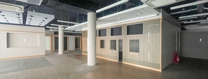 33-37 Victoria Rd, Farnborough for lease Interior Photo- Image 2 of 4