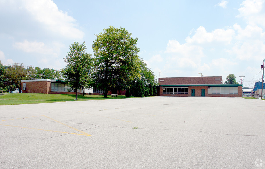 1901 N Walnut St, Muncie, IN for lease - Building Photo - Image 2 of 2