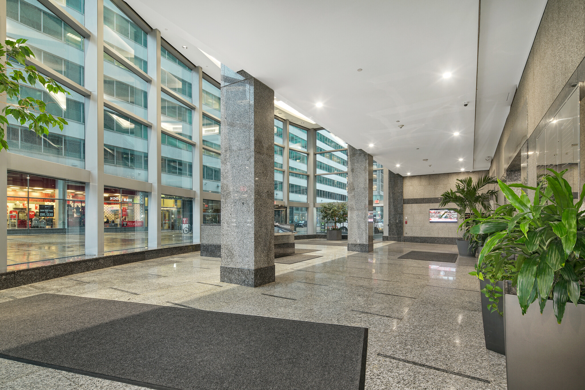 1500 John F Kennedy Blvd, Philadelphia, PA for lease Lobby- Image 1 of 37