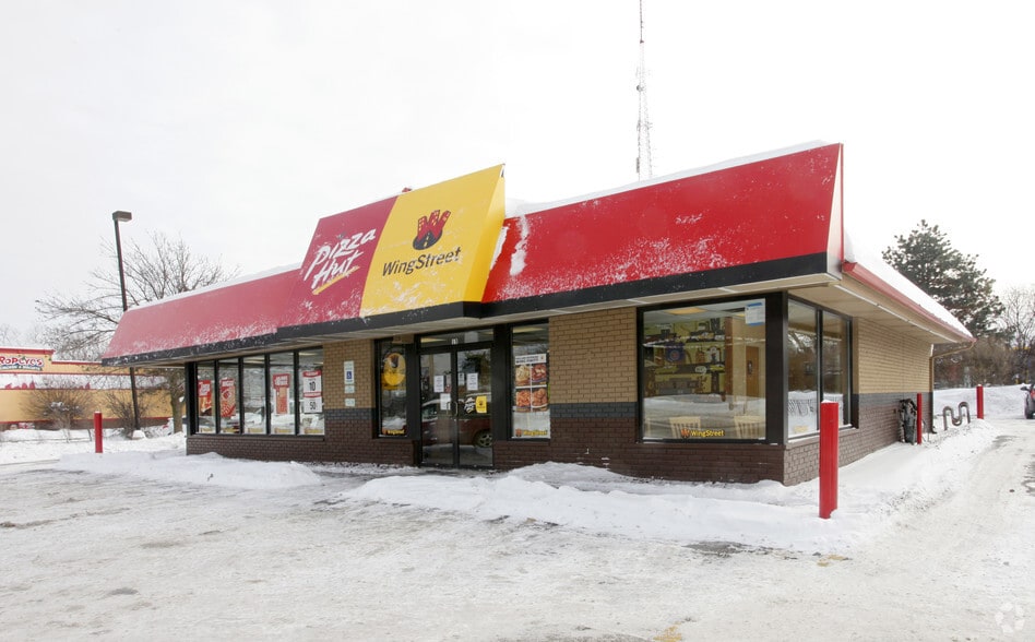 15 W Dundee Rd, Arlington Heights, IL for lease - Building Photo - Image 2 of 2